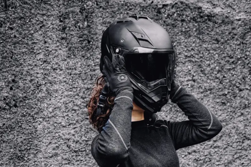 Como limpar um capacete
